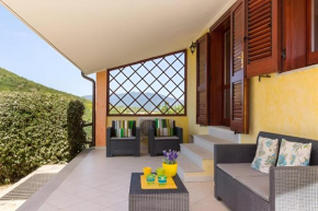 Villetta con terrazzo e vista mare Monte Nai